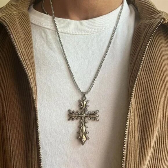 y2k grunge silver cross pendant necklace - Picture 5 of 6